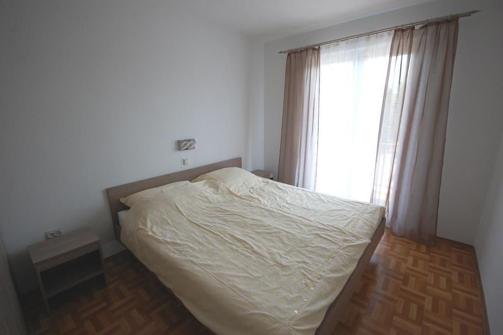 Apartments Jakobi By El-Pi Tours 奈维斯 外观 照片
