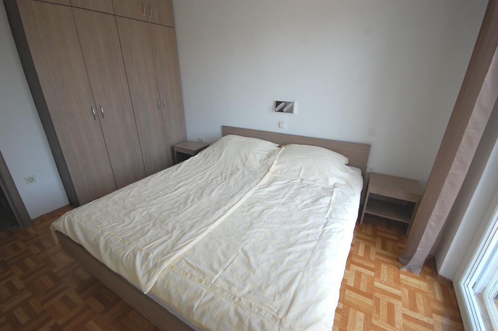 Apartments Jakobi By El-Pi Tours 奈维斯 外观 照片